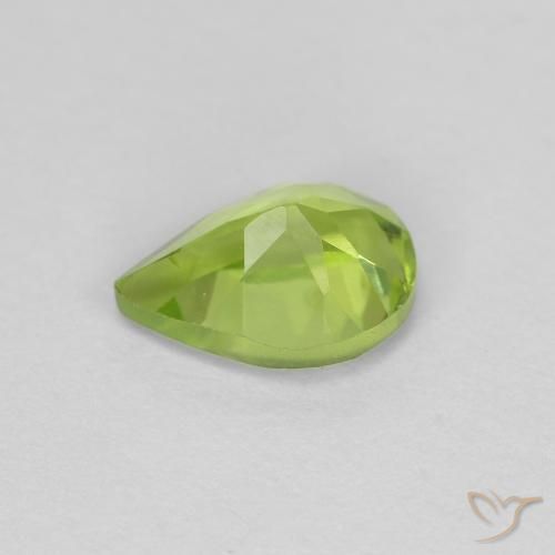 Péridot Vert moyen naturelle En forme de poire, 0.91 ct, VS