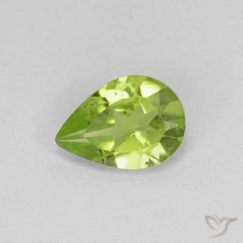 Péridot Vert moyen naturelle En forme de poire, 0.68 ct, VS