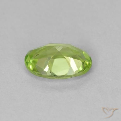Péridot Vert éclatant naturelle ovale, 0.80 ct, VVS-VS
