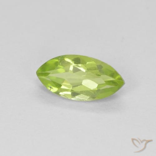 Péridot Vert moyen naturelle Marquise, 0.66 ct, VS