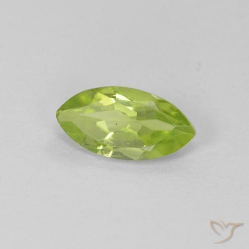 Péridot Vert moyen naturelle Marquise, 0.68 ct, VS