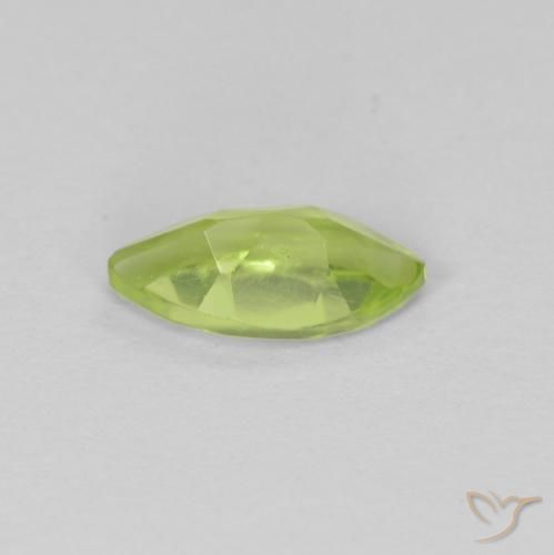 Péridot Vert éclatant naturelle Marquise, 0.66 ct, VS
