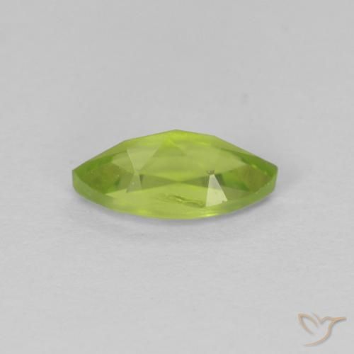 Péridot Vert éclatant naturelle Marquise, 0.75 ct, VS