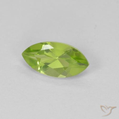 Péridot Vert moyen naturelle Marquise, 0.72 ct, VS