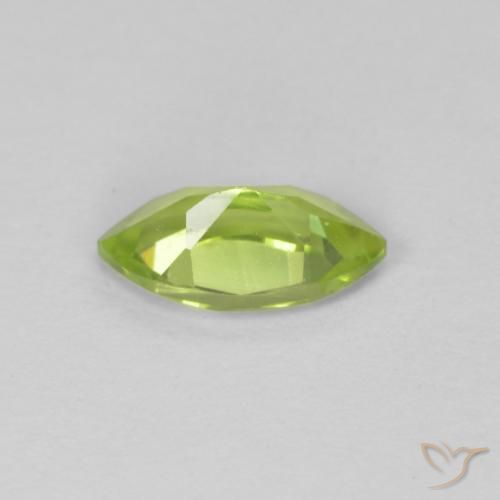Péridot Vert moyen naturelle Marquise, 0.72 ct, VS