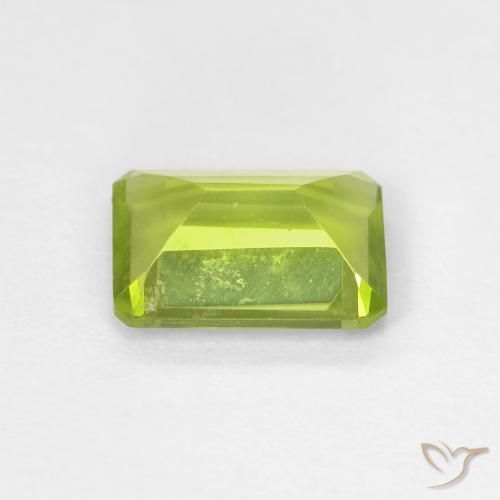 Péridot Vert moyen naturelle Octogone / coupe Émeraude, 1.05 ct, VS-SI