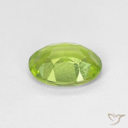 Péridot Vert éclatant naturelle ovale, 1.21 ct, VS