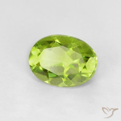 Péridot Vert clair naturelle ovale, 1.21 ct, VVS-VS