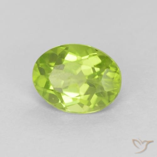 Péridot Vert moyen naturelle ovale, 1.25 ct, VS
