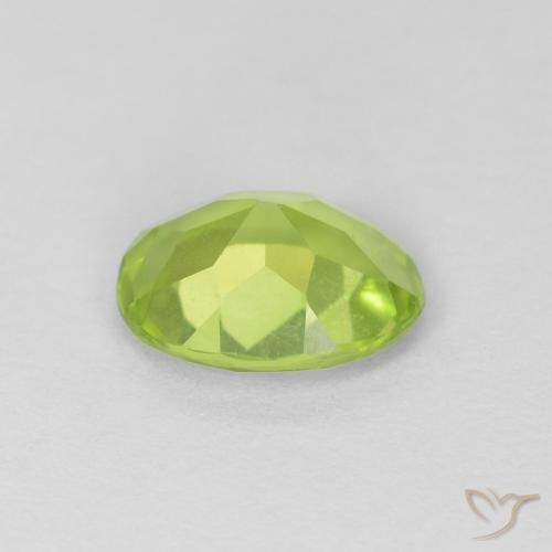 Péridot Vert moyen naturelle ovale, 1.10 ct, VS