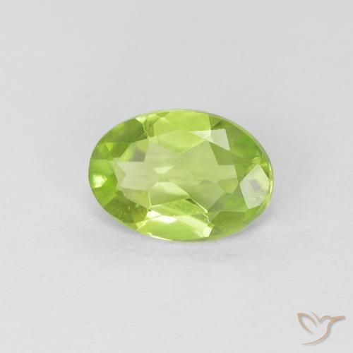 Péridot Vert éclatant naturelle ovale, 0.76 ct, VS