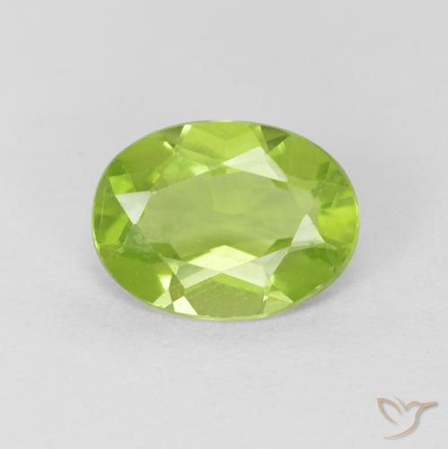 Péridot Vert moyen naturelle ovale, 1.22 ct, VS