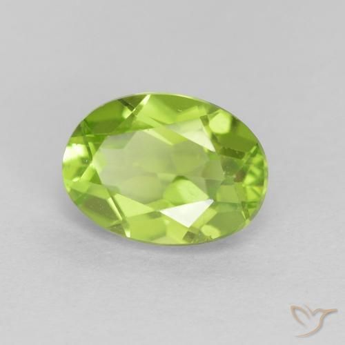 Péridot Vert moyen naturelle ovale, 1.43 ct, VS