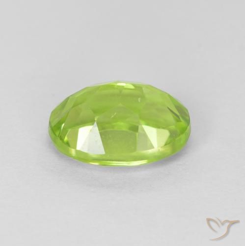 Péridot Vert moyen naturelle ovale, 1.43 ct, VS