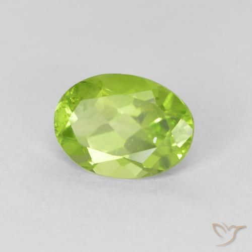 Péridot Vert moyen naturelle ovale, 1.07 ct, VS