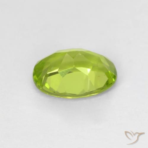 Péridot Vert éclatant naturelle ovale, 1.21 ct, VS