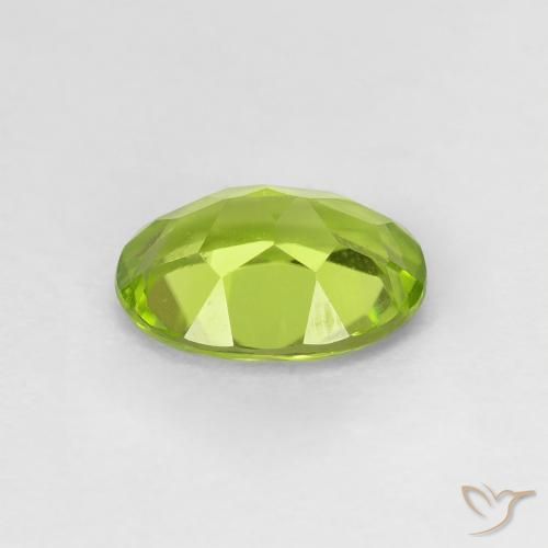 Péridot Vert jaunâtre vif naturelle ovale, 1.24 ct, VS