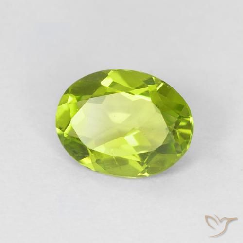 Péridot Vert moyen naturelle ovale, 1.21 ct, VS