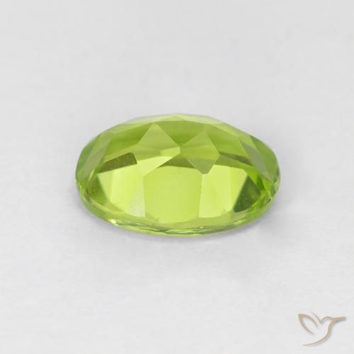 Péridot Vert clair naturelle ovale, 1.21 ct, VVS-VS