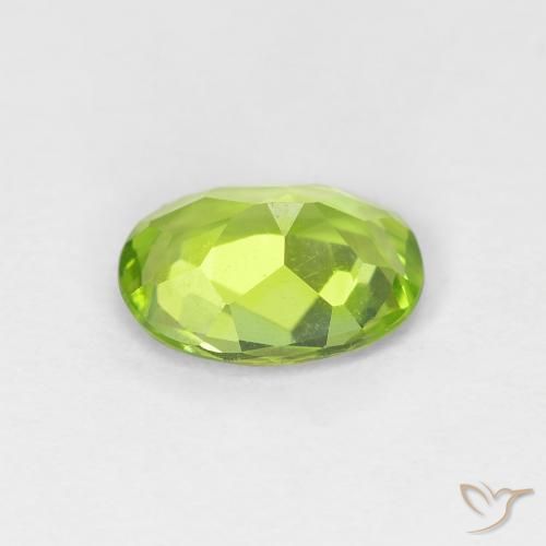 Péridot Vert jaunâtre naturelle ovale, 1.15 ct, VVS-VS