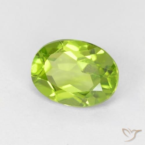 Péridot Vert jaunâtre naturelle ovale, 1.38 ct, VVS-VS