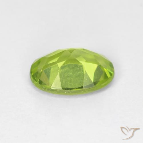 Péridot Vert jaunâtre naturelle ovale, 1.15 ct, VS