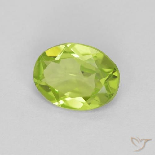 Péridot Vert moyen naturelle ovale, 1.02 ct, VS