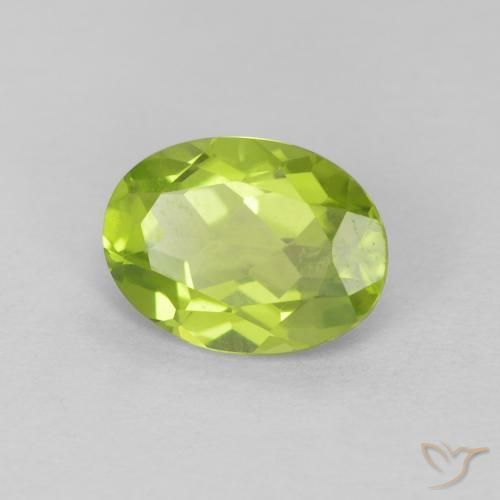 Péridot Vert moyen naturelle ovale, 1.30 ct, VS