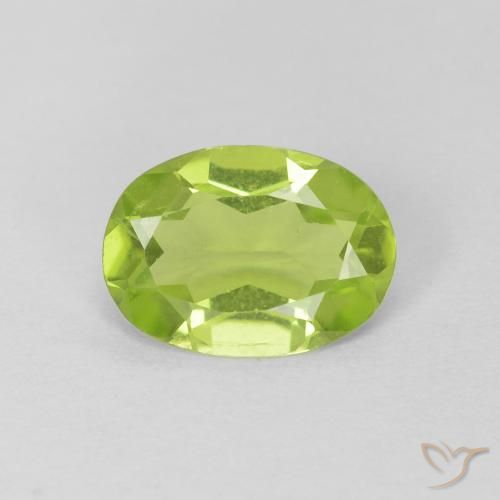 Péridot Vert moyen naturelle ovale, 0.98 ct, VS
