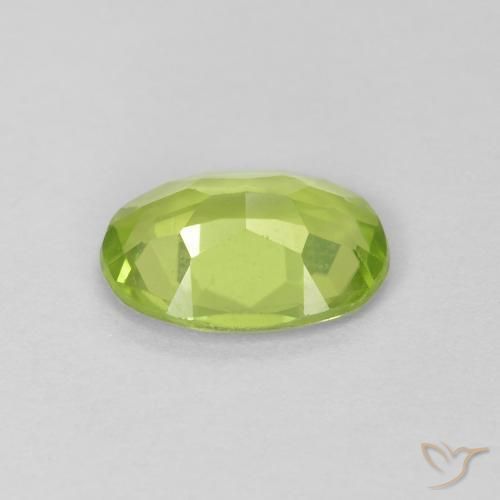 Péridot Vert moyen naturelle ovale, 0.98 ct, VS