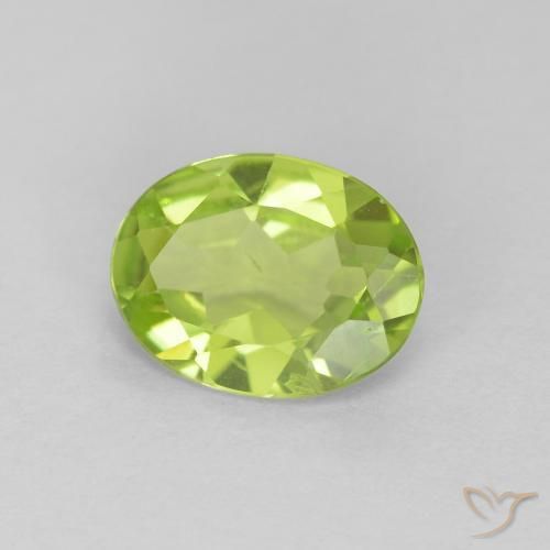 Péridot Vert moyen naturelle ovale, 1.07 ct, VS