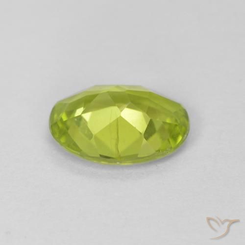Péridot Vert jaunâtre vif naturelle ovale, 1.08 ct, VS