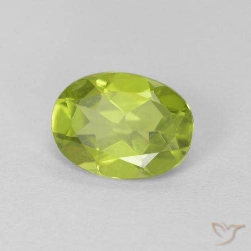 Péridot Vert éclatant naturelle ovale, 1.08 ct, VS