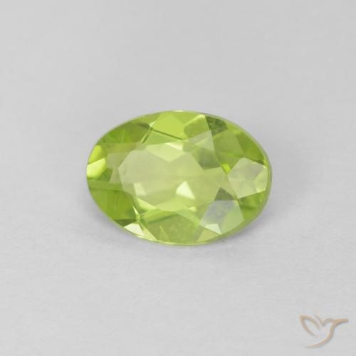 Péridot Vert moyen naturelle ovale, 0.84 ct, VS