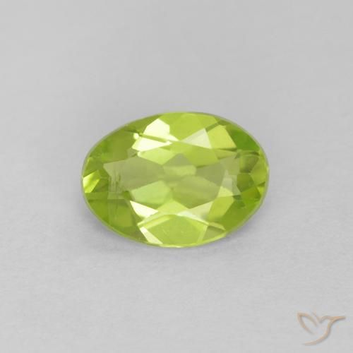 Péridot Vert moyen naturelle ovale, 0.84 ct, VS