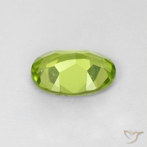 Péridot Vert moyen naturelle ovale, 1.05 ct, VVS-VS