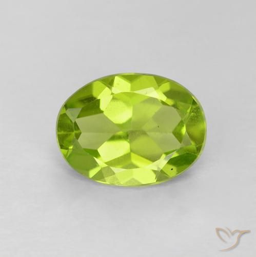 Péridot Vert moyen naturelle ovale, 1.25 ct, VVS-VS