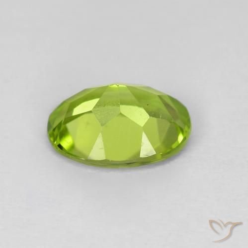 Péridot Vert moyen naturelle ovale, 1.25 ct, VVS-VS