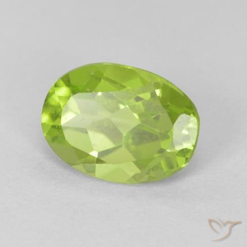 Péridot Vert clair naturelle ovale, 1.23 ct, VVS-VS