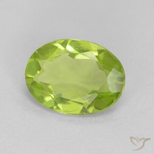 Péridot Vert clair naturelle ovale, 1.09 ct, VVS-VS