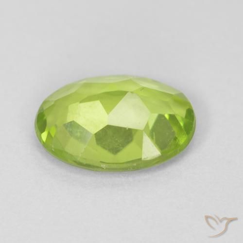 Péridot Vert clair naturelle ovale, 1.09 ct, VVS-VS