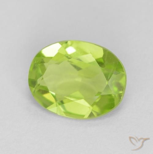 Péridot Vert clair naturelle ovale, 1.09 ct, VVS-VS