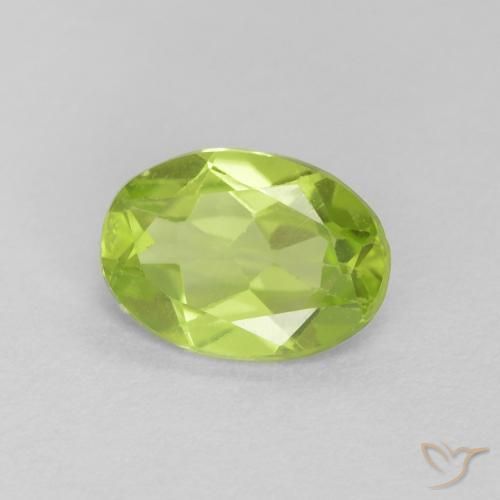 Péridot Vert clair naturelle ovale, 0.73 ct, VS