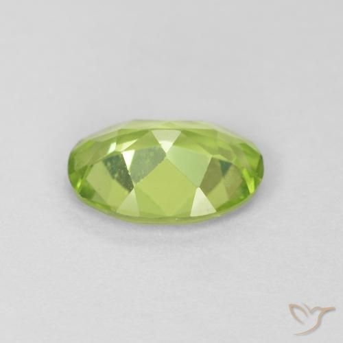 Péridot Vert clair naturelle ovale, 0.73 ct, VS