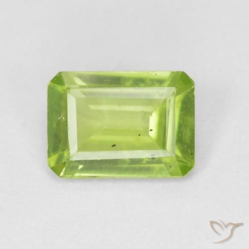 0.87ct Naturel Vert moyen Péridot, Taille émeraude, VS