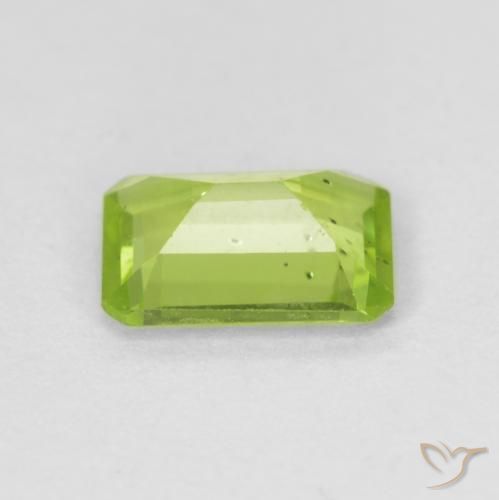 Péridot Vert moyen naturelle Octogone / coupe Émeraude, 0.87 ct, VS