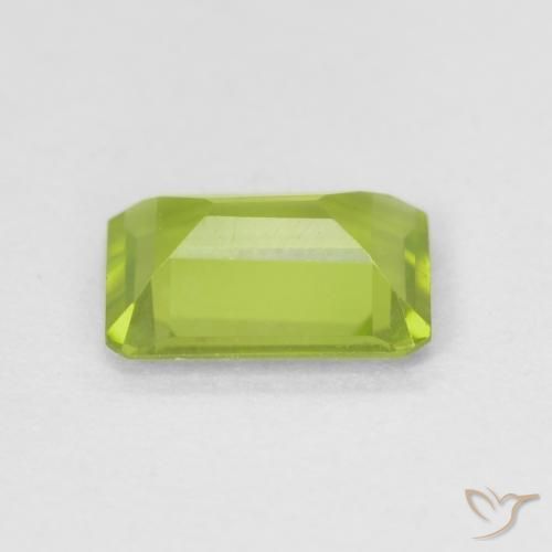 Péridot Vert clair naturelle Octogone / coupe Émeraude, 0.84 ct, VVS