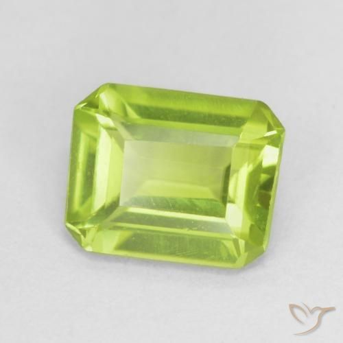 Péridot Vert clair naturelle Octogone / coupe Émeraude, 0.78 ct, VVS