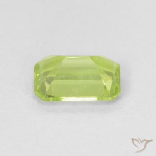 Péridot Vert vif et léger naturelle Octogone / coupe Émeraude, 0.52 ct, VVS