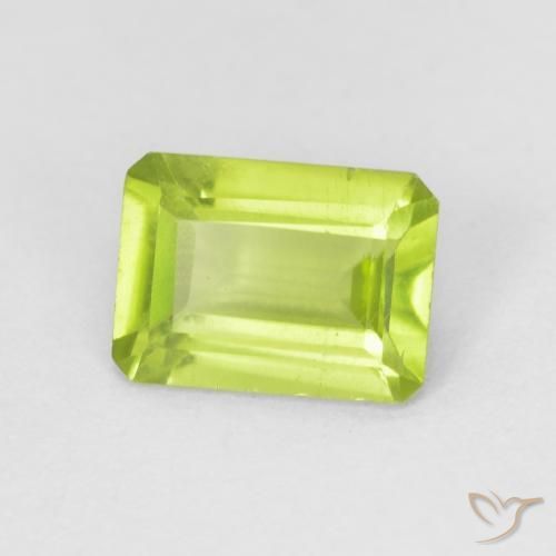 Péridot Vert clair naturelle Octogone / coupe Émeraude, 0.88 ct, VVS